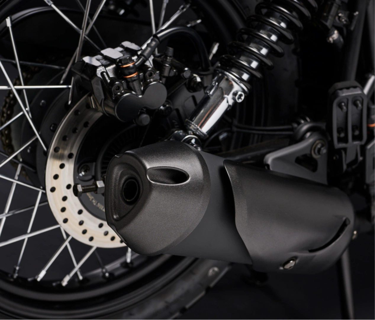 Sistema de escape inclinado hacia arriba